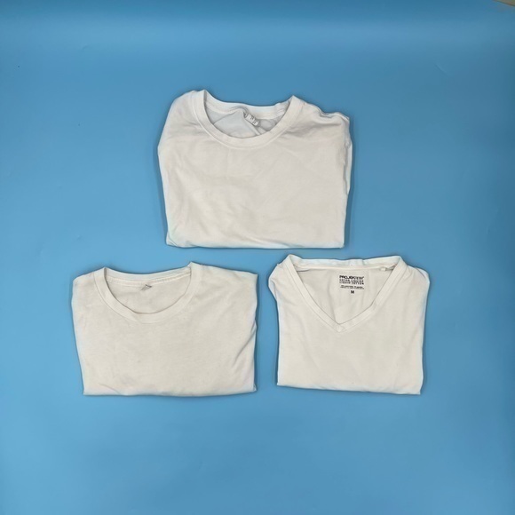 Uniqlo Other - Bundle Of THREE White T-Shirts